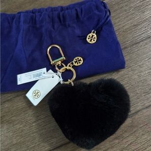 Tory Burch FUR HEART KEYCHAIN